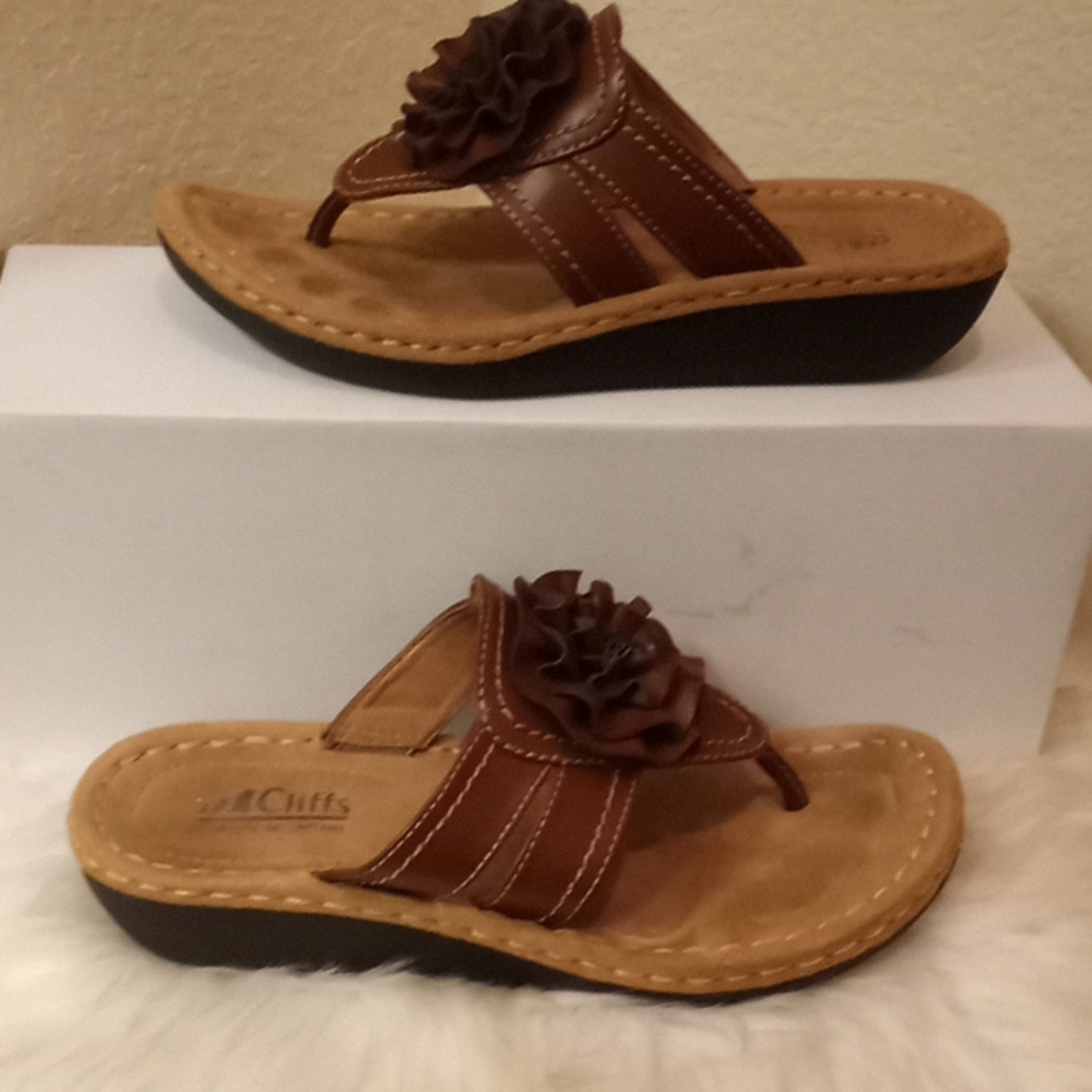 Cliffs by White Mountain Sandals
